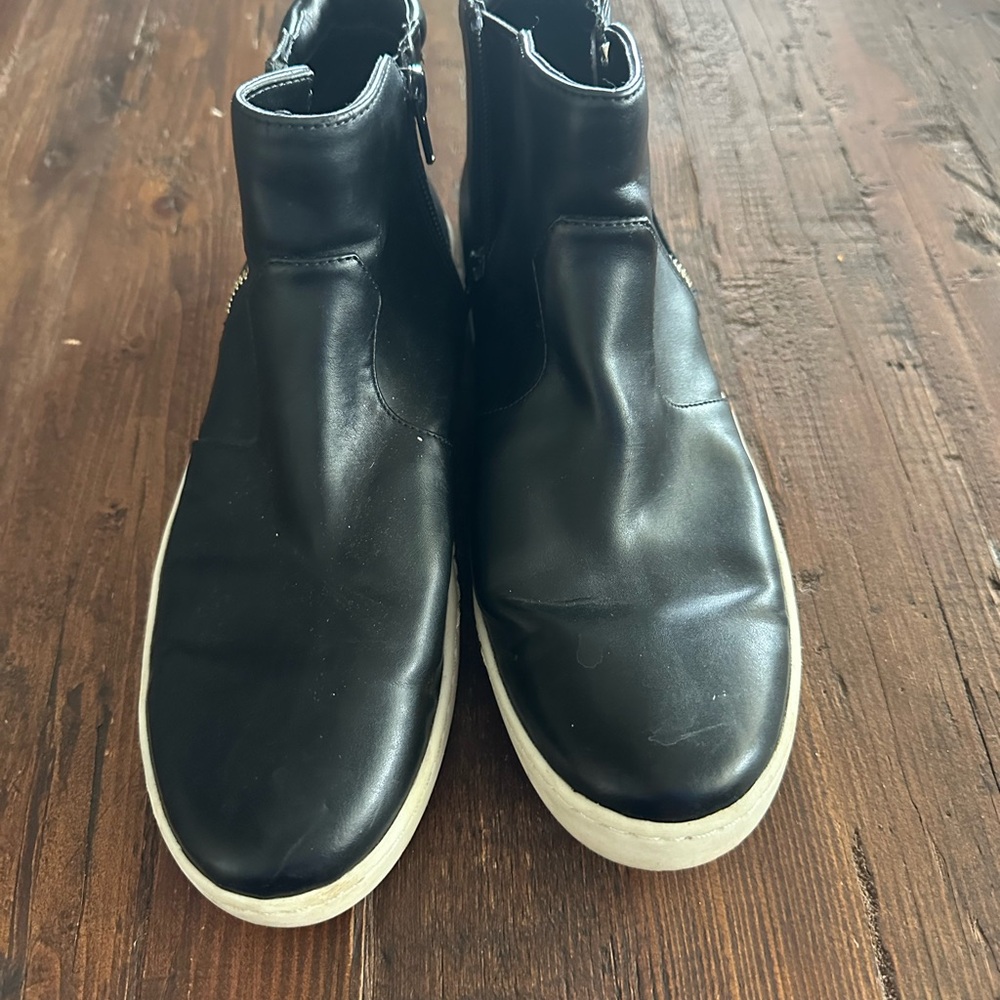 Black and White Ankle Boots with Elastic Panels